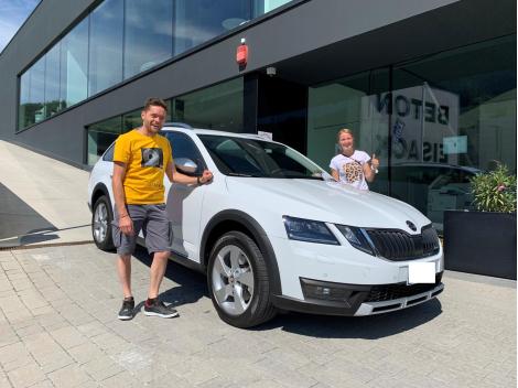 skoda-octavia-scout-fz979ye-karin